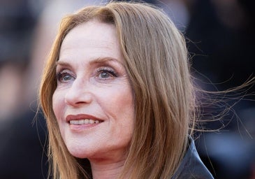 Las mujeres mayores de 50 años en Cannes ya no buscan volumen extremo en su cabello: prefieren brillo y movimiento